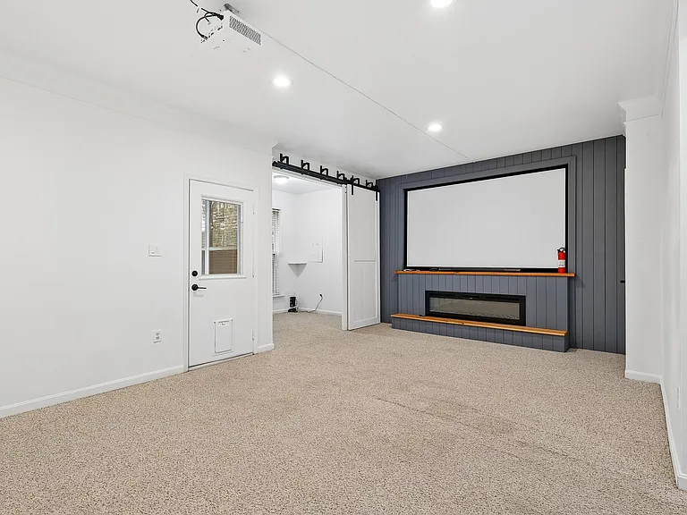 5016 Gardner Dr — Photo 4