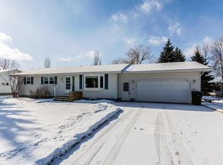 5110 Chestnut St, Grand Forks, ND 58201