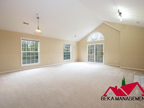 5th image of 28443 Carlton Way Dr