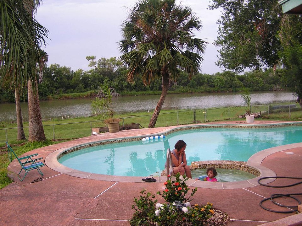 Pool & Hot Tub