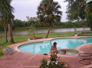 100 San Antonio Cir, Los Fresnos, TX 78566