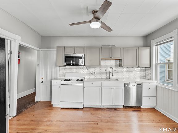 5th image of 394 Gregory St Floor 2