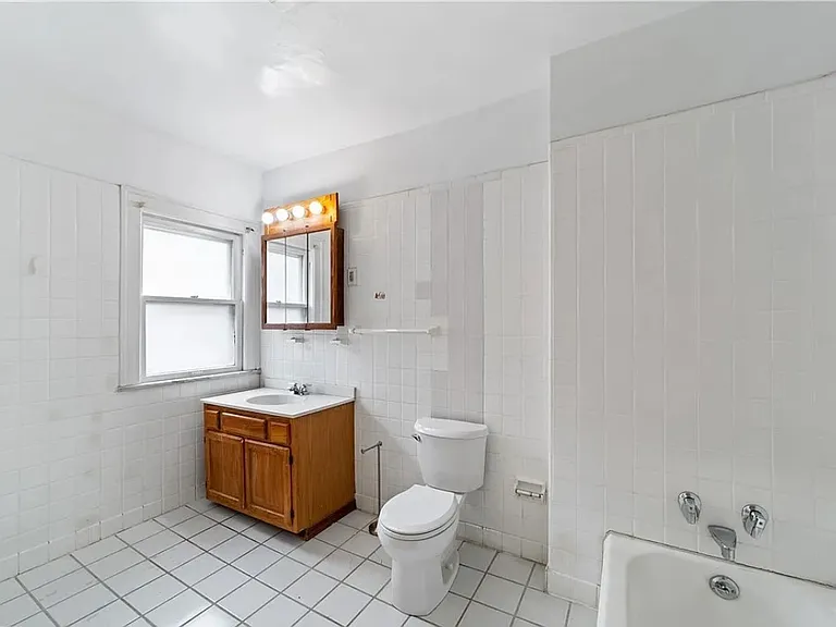 3076 Yorkshire Rd #1 — Photo 9