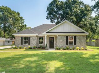 29 Lemans Dr, Satsuma, AL 36572