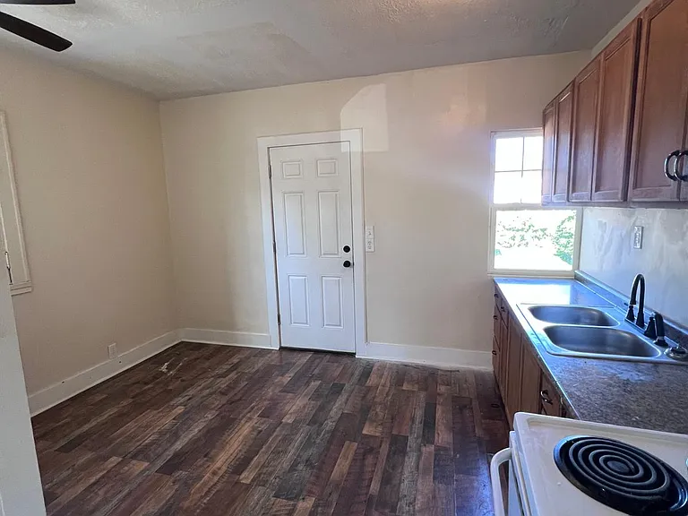136 Willowwood Dr — Photo 8