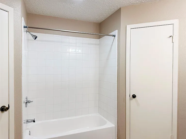4923 Kentwalk Dr — Photo 17