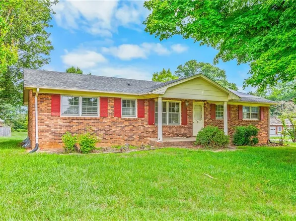 1454 Union Cross Rd, Winston Salem, NC 27284
