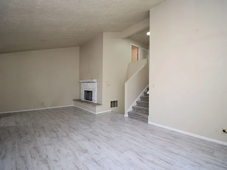 1885 E Jeremy Ct — Photo 10
