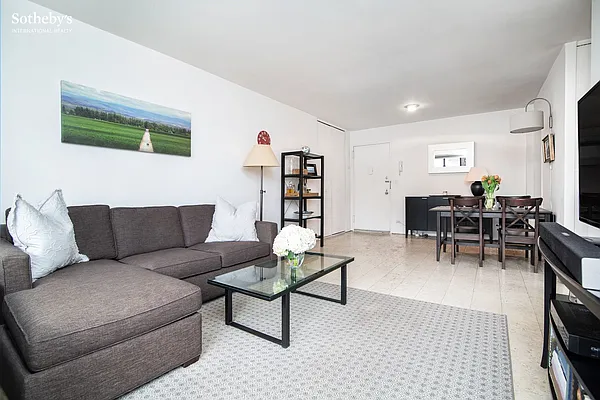 Sold by Sotheby's International Realty | media 2