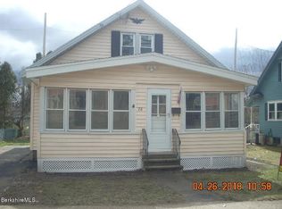 28 Meadow Ln, Pittsfield, MA 01201