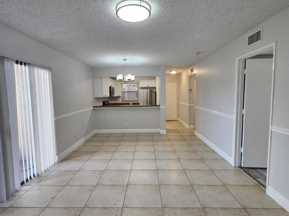 1540 Windorah Way APT A