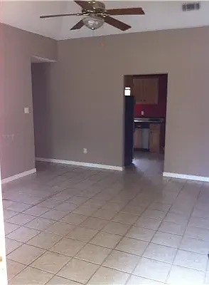 3 bed, 1212 sqft, $1,600 — Photo 3