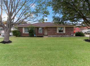 1817 Emerald Isle Dr, Leander, TX 78641