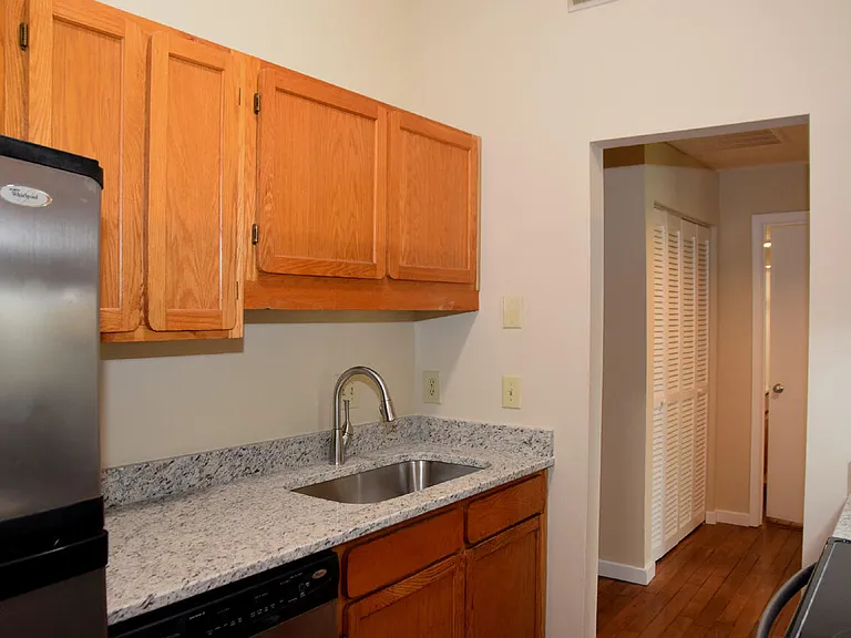1500 River Mill Dr #305 — Photo 11