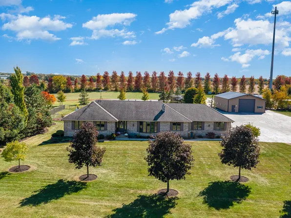 2109 E Vankalker Dr, Crete, IL 60417