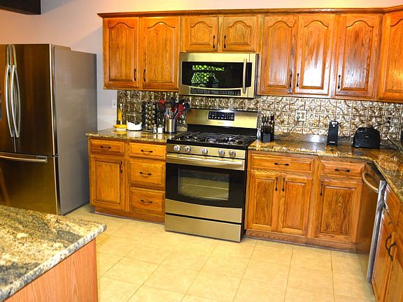 5th image of 2210 Karr St