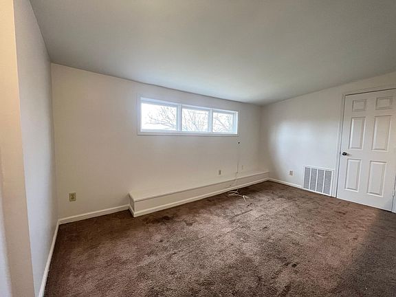 4th image of 442 Parkdale Ave #2