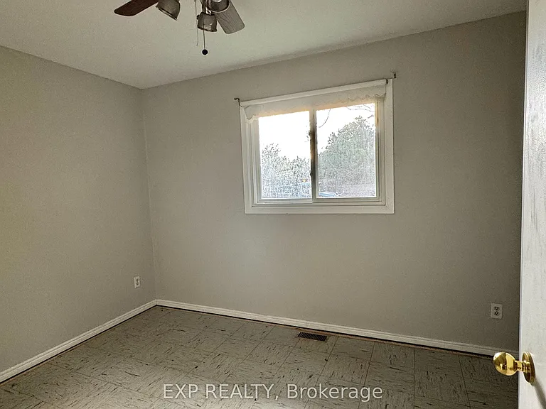 108 Katherine St — Photo 18