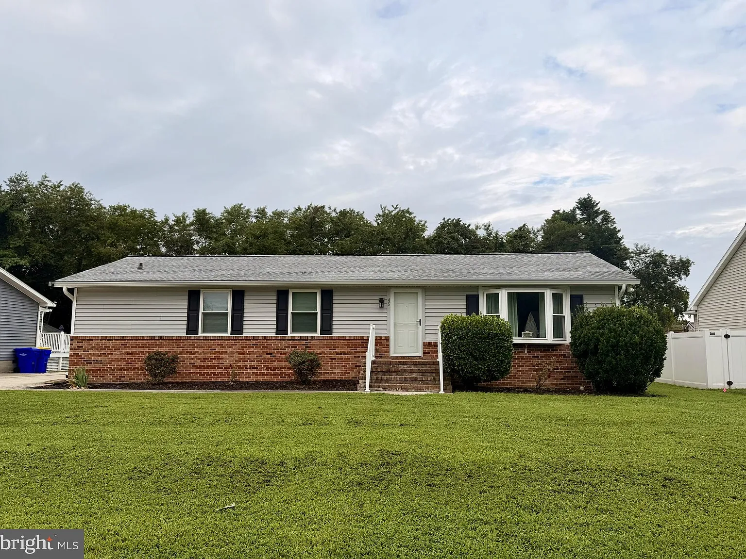 3 bed, 2.0 bath, 1378 sqft, $3,000 — Photo 1