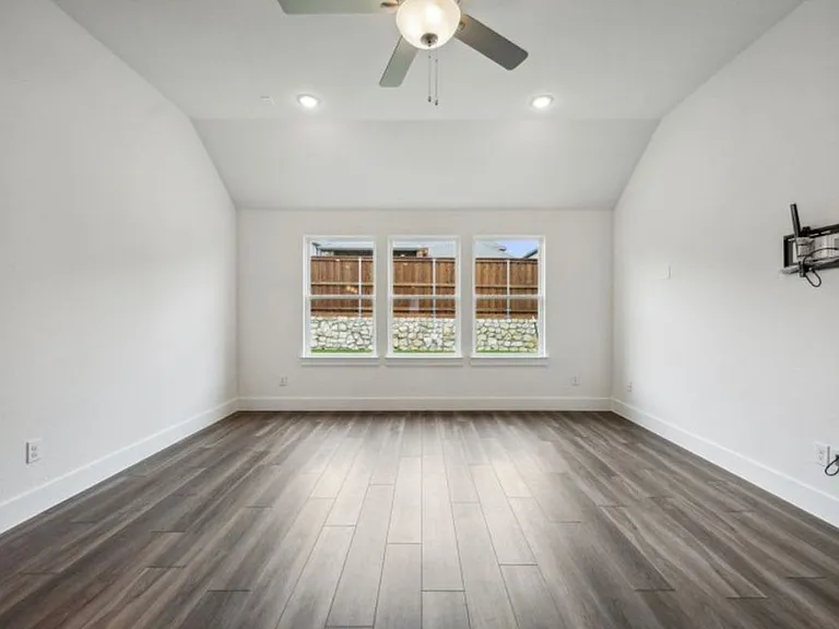 3832 Pennington Ave — Photo 9