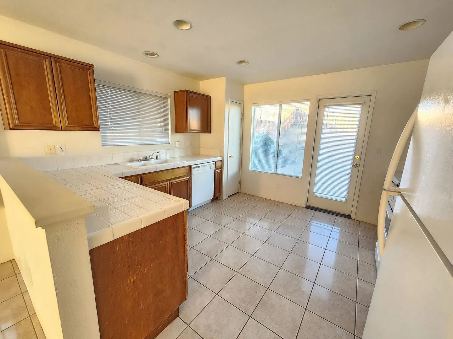 Coming Soon! 4 Bedroom 2 Bath Home in Desert Vista Community — Photo 3