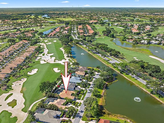2nd image of 8774 Lakes Boulevard