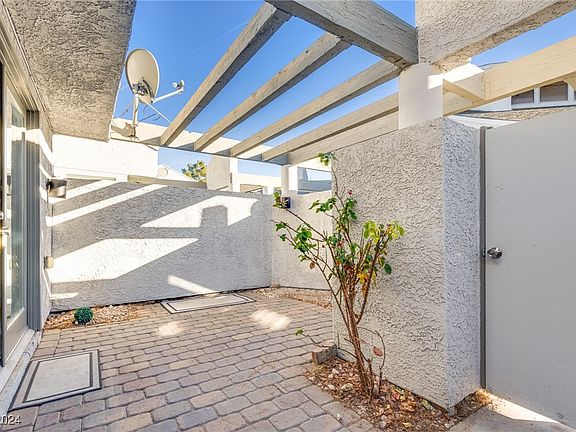3rd image of 5548 Orchard Ln