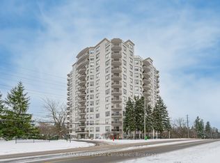 255 Keats Way #1108, Waterloo, ON N2L6N6