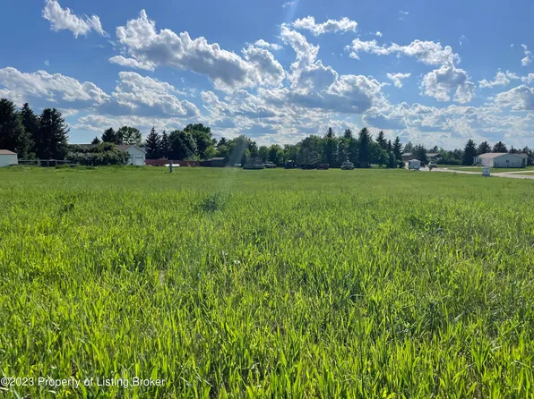 11th Ave N, Hettinger, ND 58639