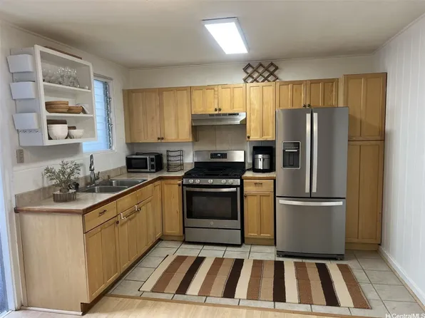 1720 Poki St APT 201, Honolulu, HI 96822