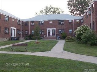 1716 166th St, Whitestone, NY 11357