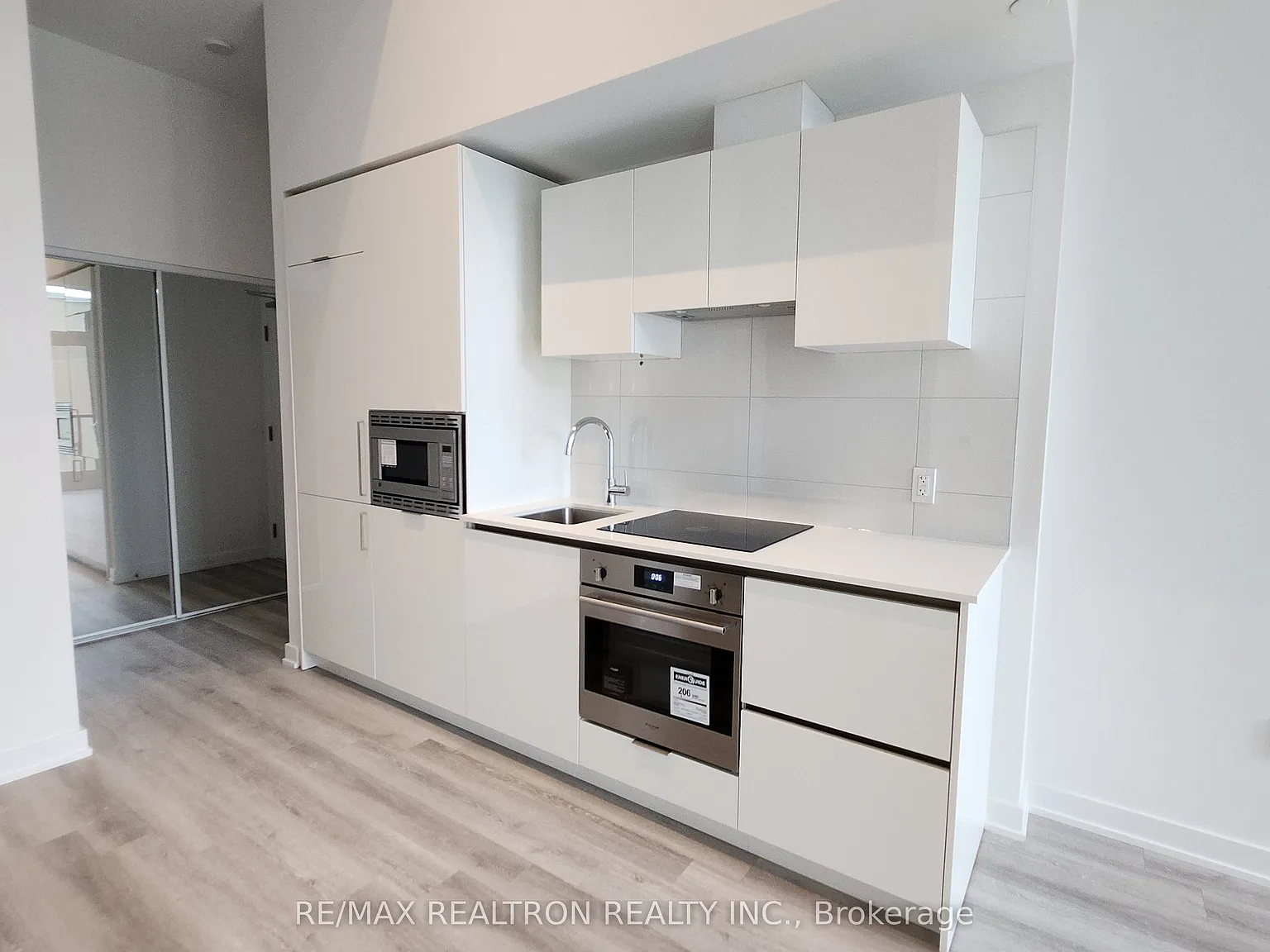 2 bed, $2,500 — Photo 3