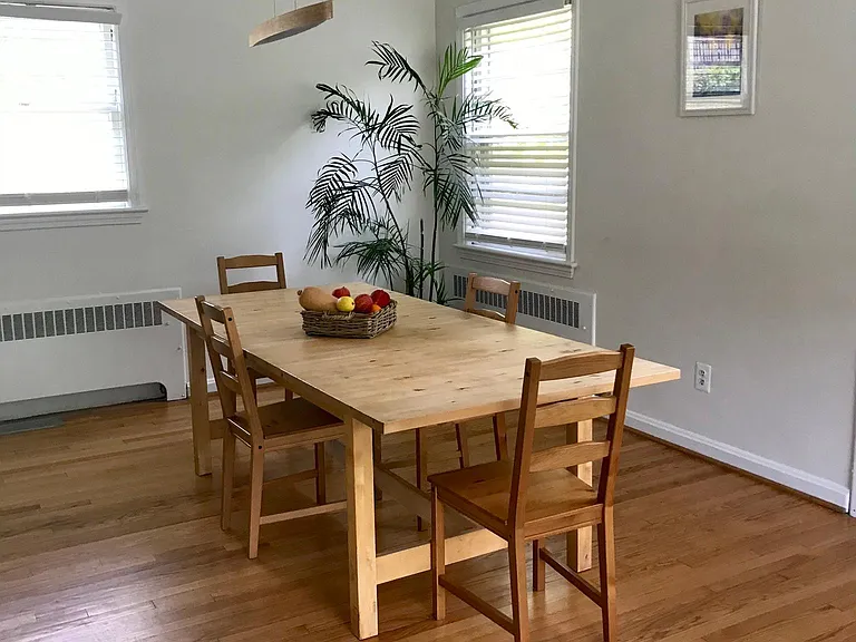 DR - Large kitchen table remains