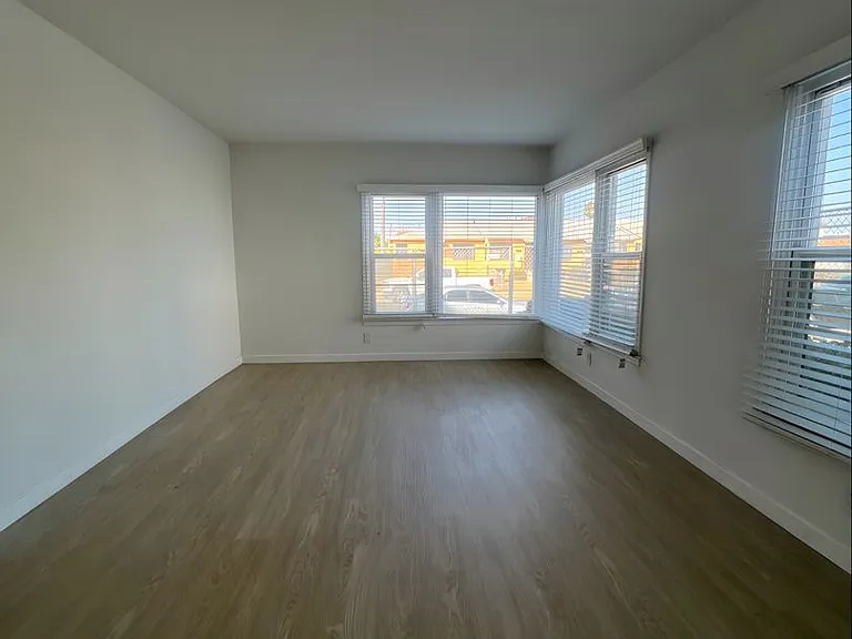 5760 Morley St — Photo 14