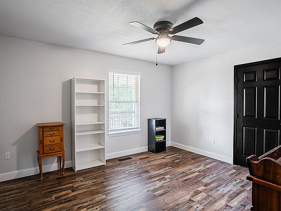 3rd image of 2163 Red Leaf Ln