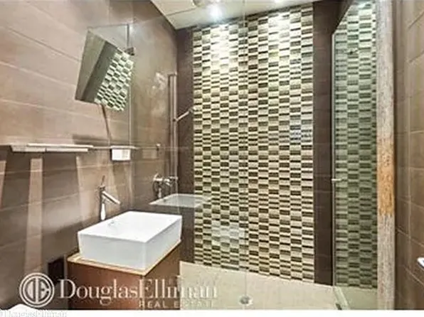 50 East End Avenue 3B image 4 of 5