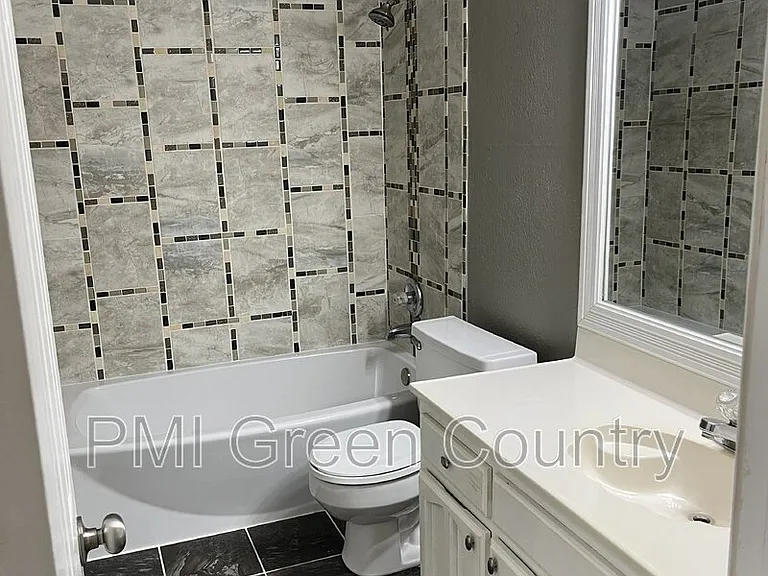1608 S Kalanchoe Ave — Photo 24