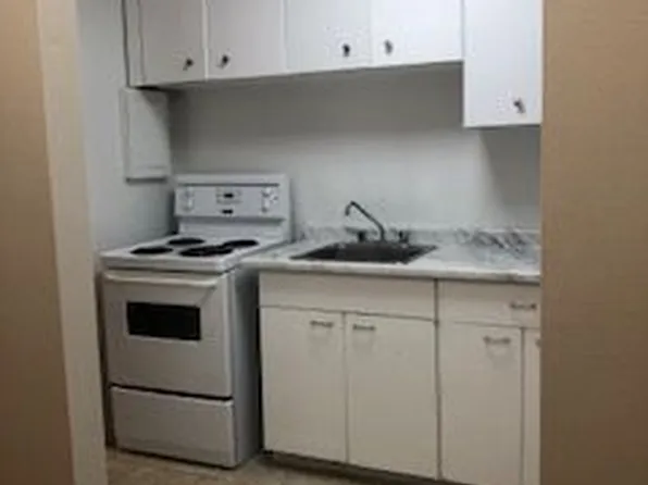 945 Simcoe St N, Oshawa, ON