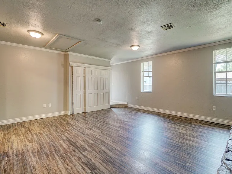 1401 Hampton Dr — Photo 19