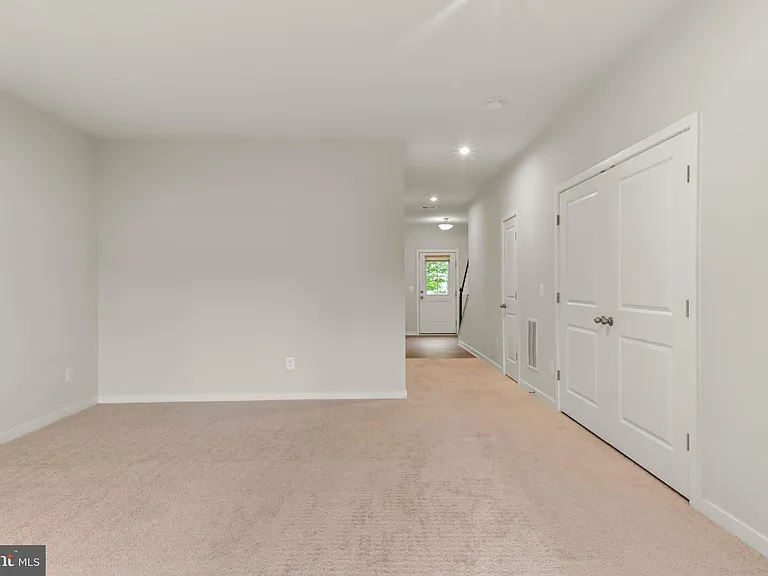 113 Lentz Ln — Photo 15