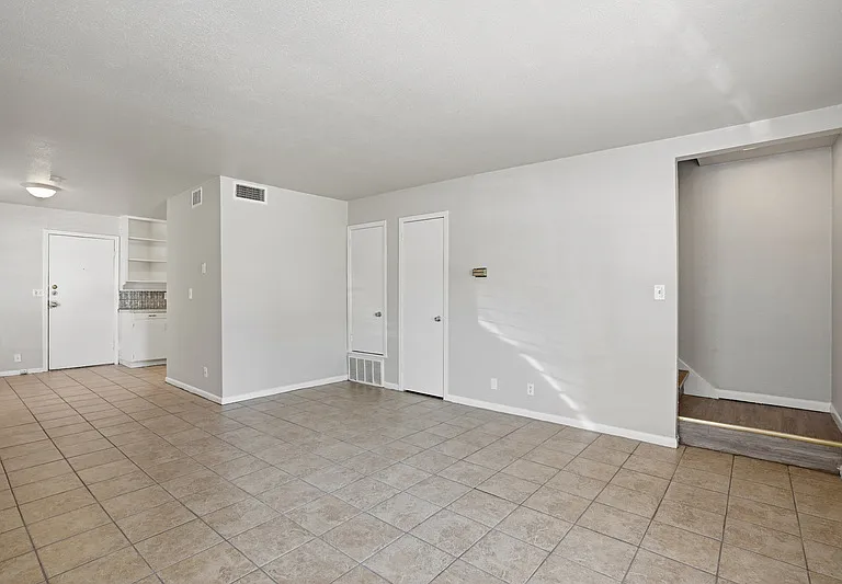 3209 Rogers Ave — Photo 7