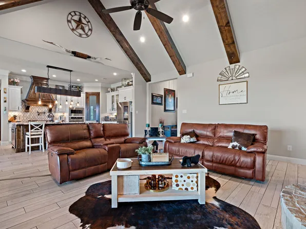 3032 Perkins Ln, Weatherford, TX 76088