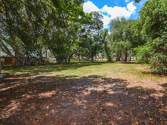 4th image of 12948 Park Blvd