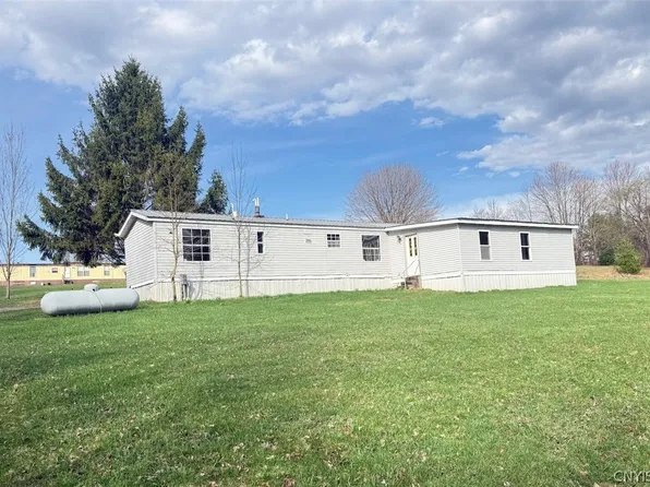 18 Little Pond Rd, Williamstown, NY 13493