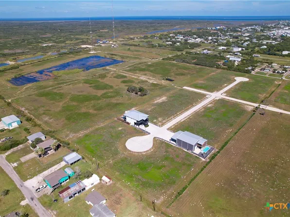 1 W Clearwater, Port O Connor, TX 77982