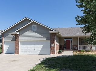 422 E Arapaho St, Kechi, KS 67067