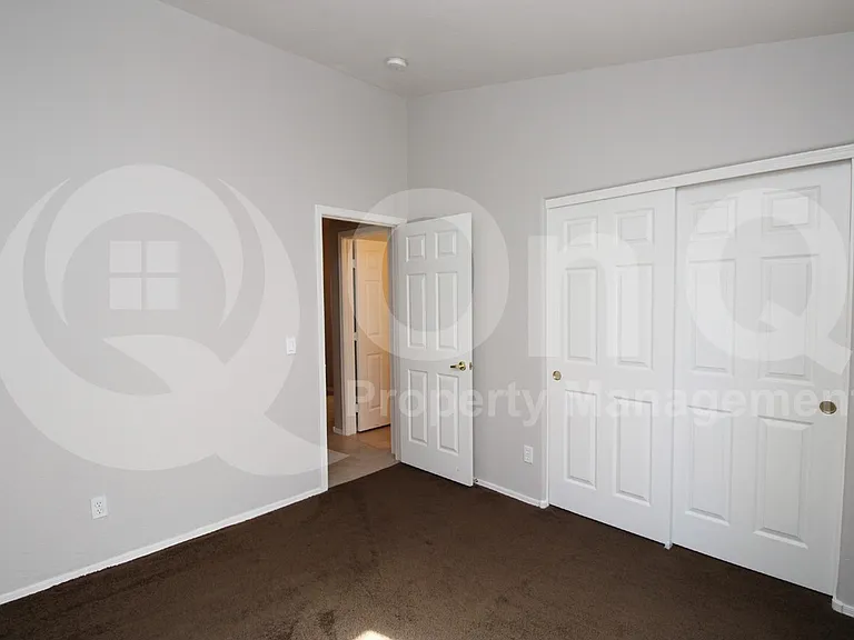 827 W Ivanhoe St — Photo 10