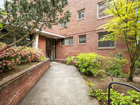 3rd image of 1206 Queen Anne Ave N #301