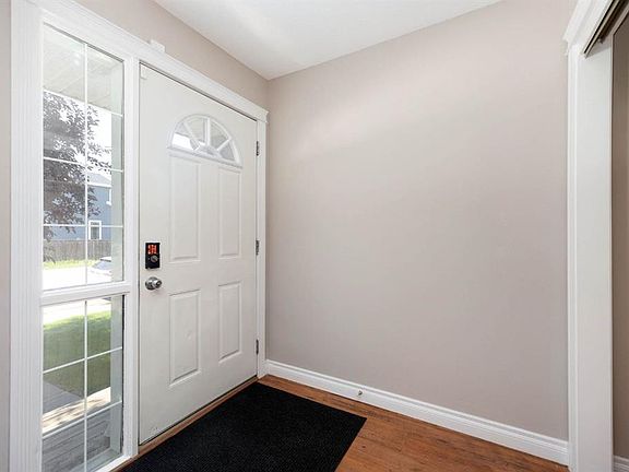 2nd image of 632 N Athabasca Ave
