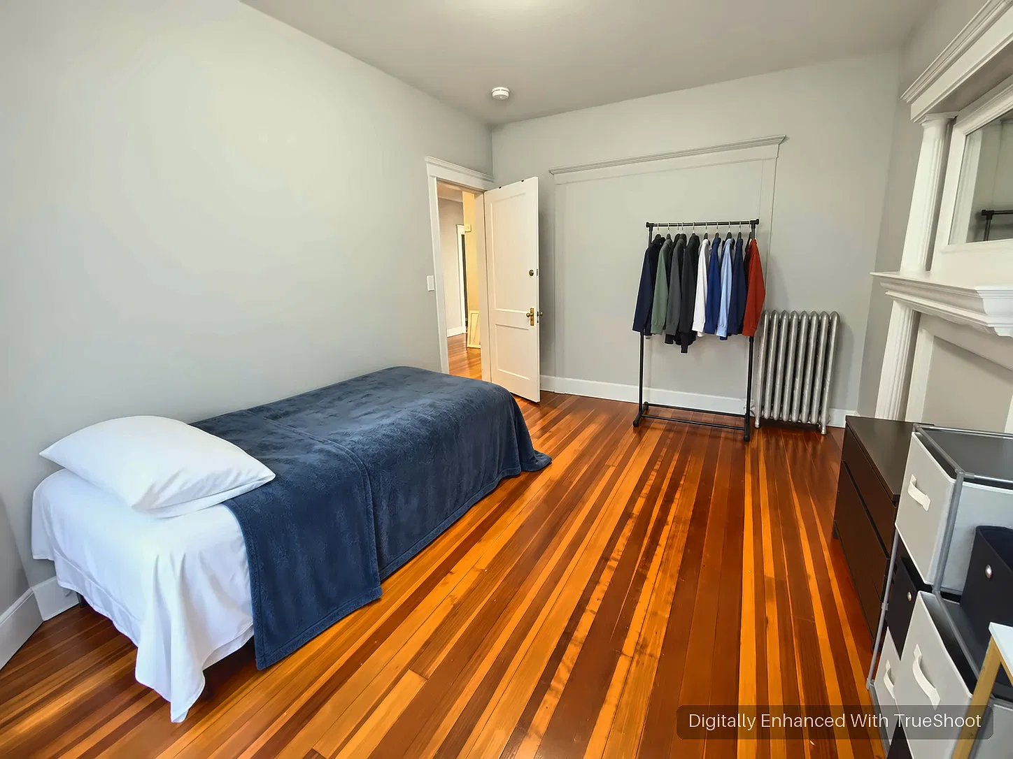 4 bed, 999 sqft, $4,300 — Photo 4